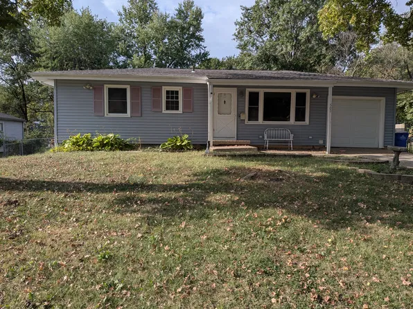 509 NW Carroll Dr, Lees Summit, MO 64063