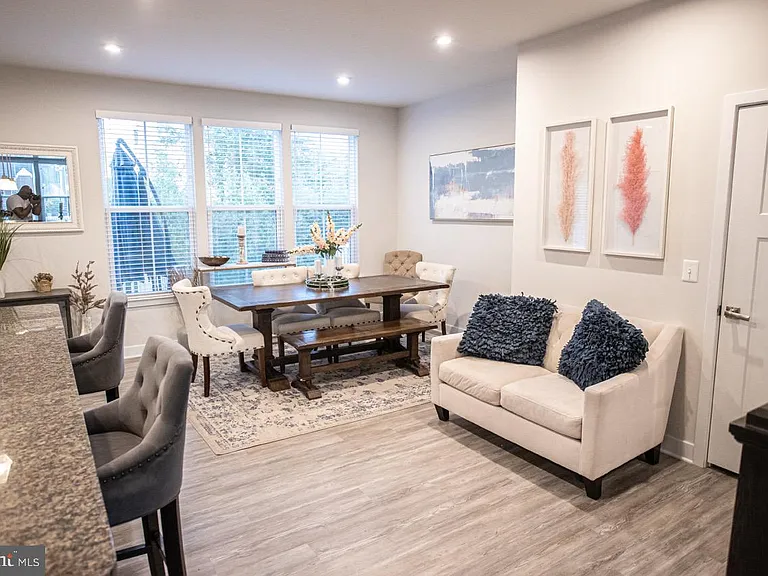 7821 Cove Point Dr — Photo 13