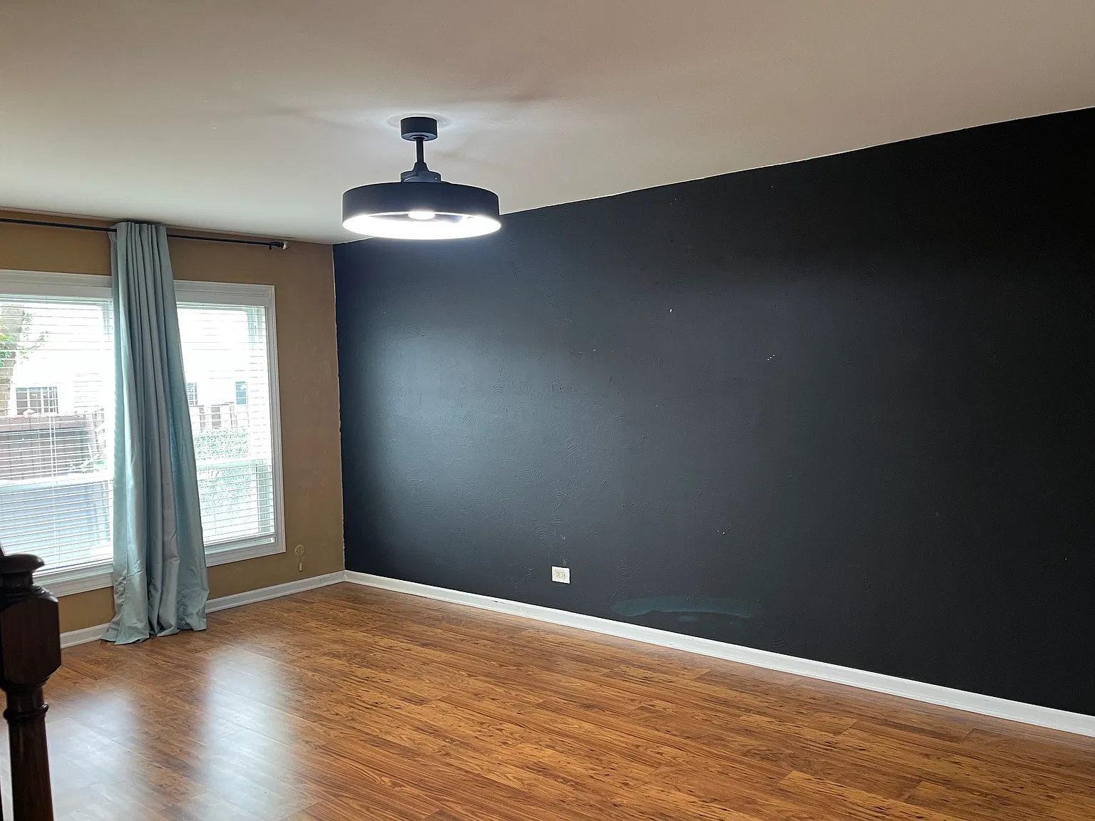 3 bed, 1.5 bath, 1230 sqft, $2,200 — Photo 2