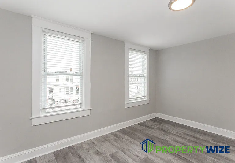 1814 E 30th St — Photo 16