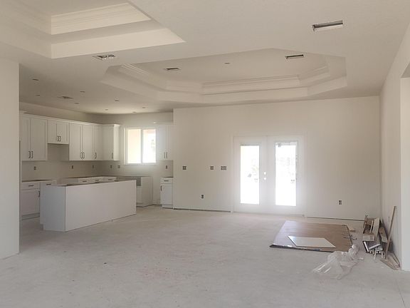 2nd image of 18178 Maberly Rd