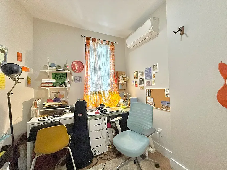 512 Onderdonk Ave #2R — Photo 8