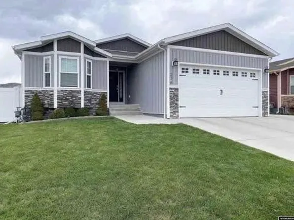 276 Sheep Creek Dr, Rock Springs, WY 82901
