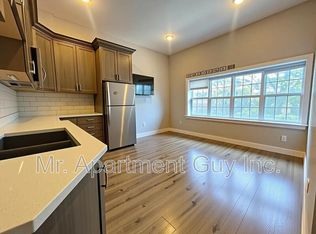 16 Wellington St S Unit 201, Kitchener, ON N2G 2E5