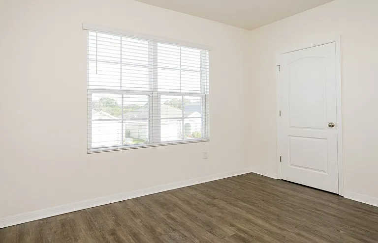 Kinsman Pointe — Photo 23