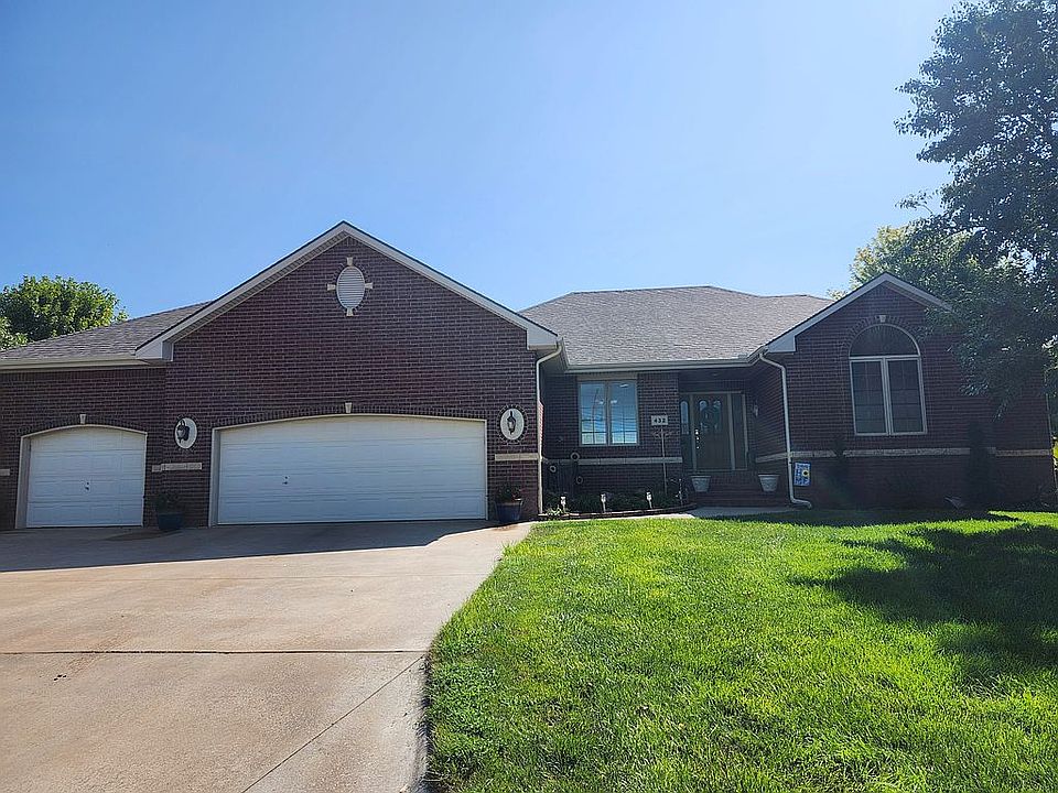 All brick, insulated gagage