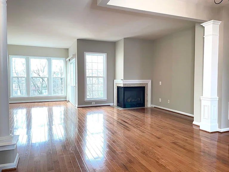 8203 Singleleaf Ln — Photo 3