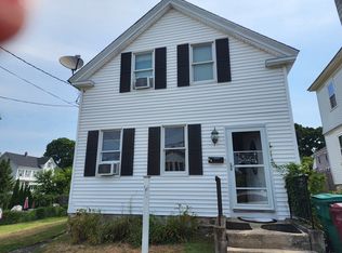 94 Sayles St, Lowell, MA 01851