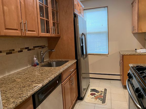 4th image of 124 S Park Ave APT 2V