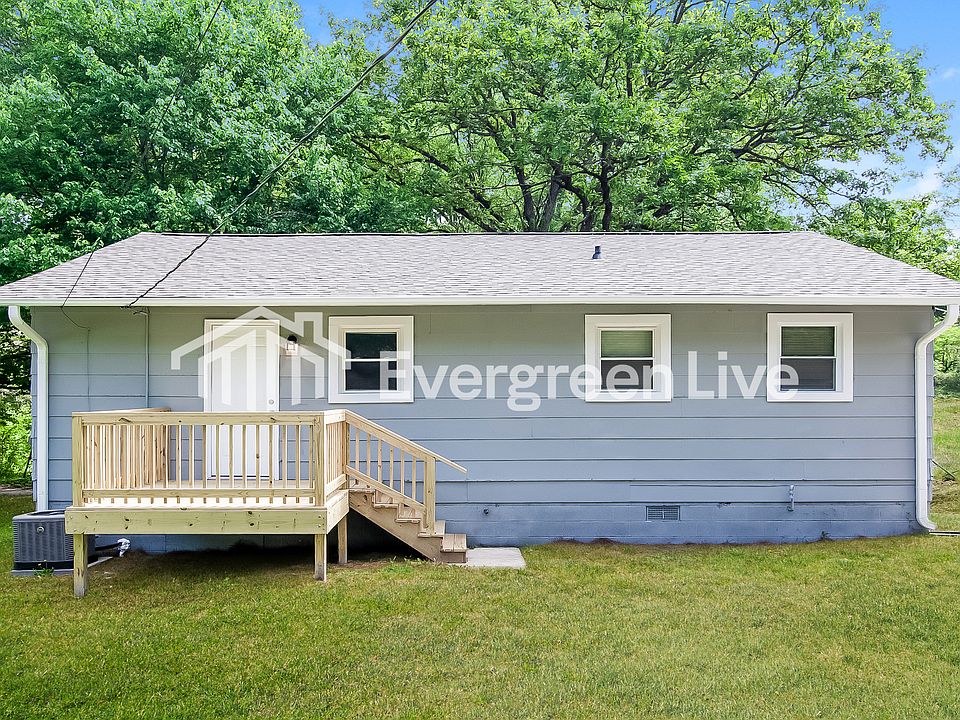 1st image of 2031 Pine Dr