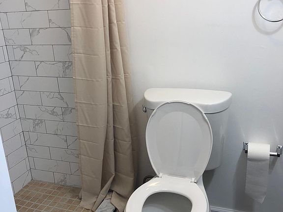 3rd image of 1808 Cecil B Moore Ave Unit 1