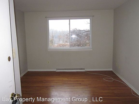 3rd image of 4410 Falls Bridge Dr Unit G