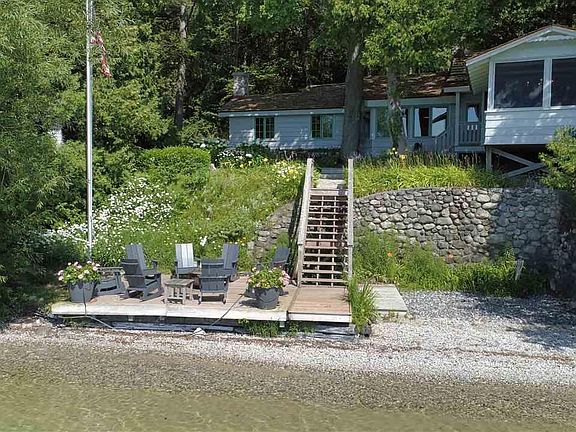 4th image of 3513 N Lake Leelanau Dr