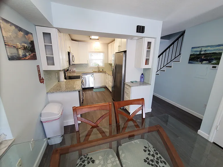225 116th Ave #C — Photo 8