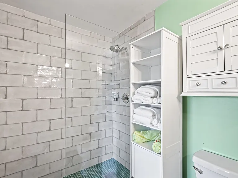 7518 Astor Dr — Photo 13