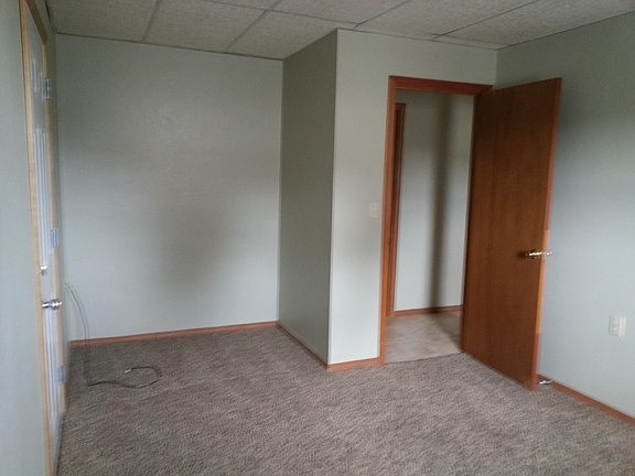 10' x 12' Main bedroom