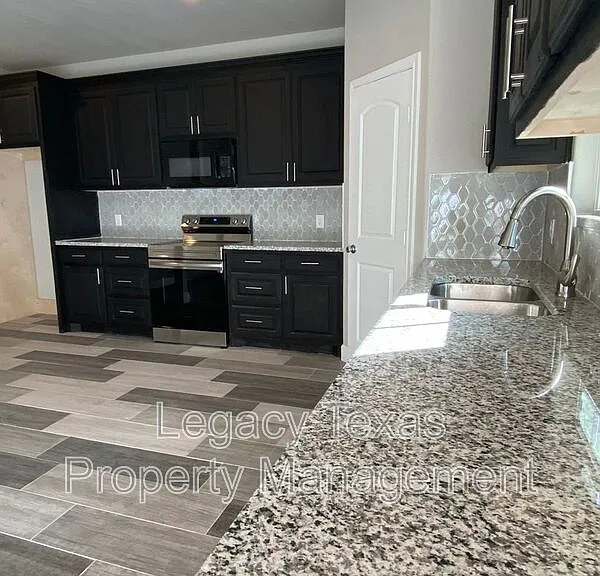 729 E Brown St #B — Photo 18