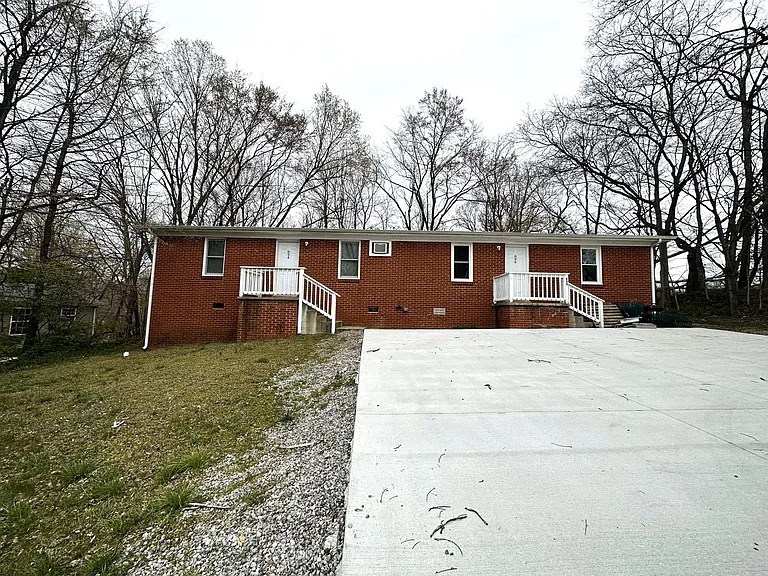 Locust Dr - 894 / 896 — Photo 1