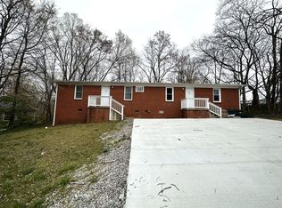 Locust Dr - 894 / 896, Clarksville, TN 37040