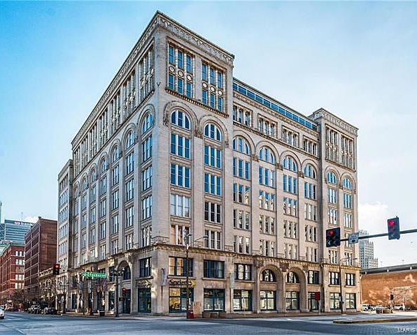 1st image of 1132-1140 Washington Ave #806