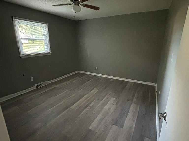 210 Wedgewood Dr — Photo 15