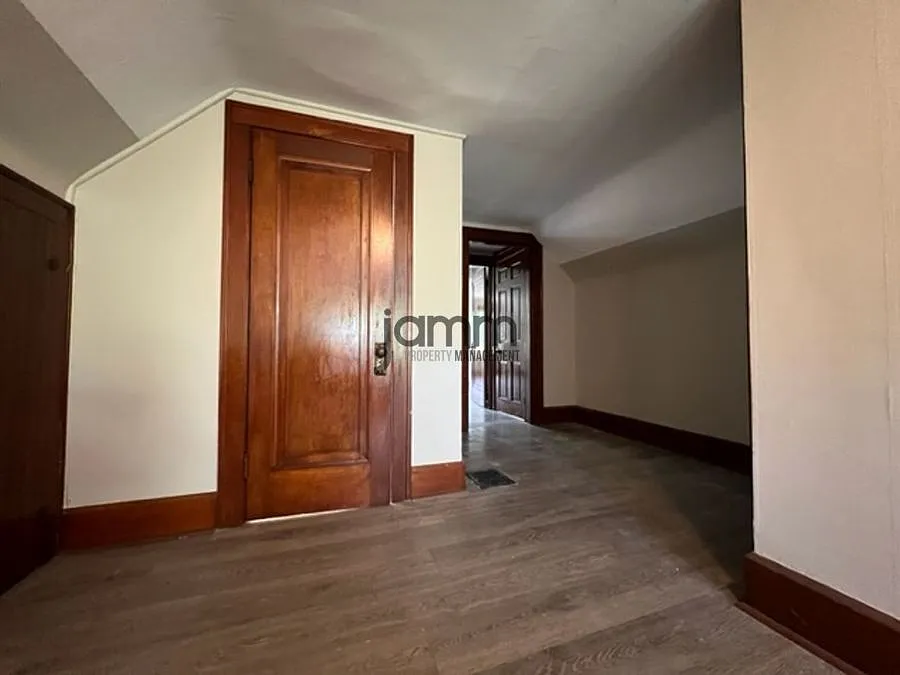 Cleveland Heights: Efficiency Suite 1-Bedroom — Photo 3
