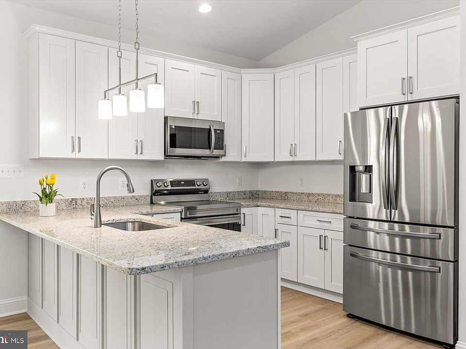 2nd image of 45 Colony Way