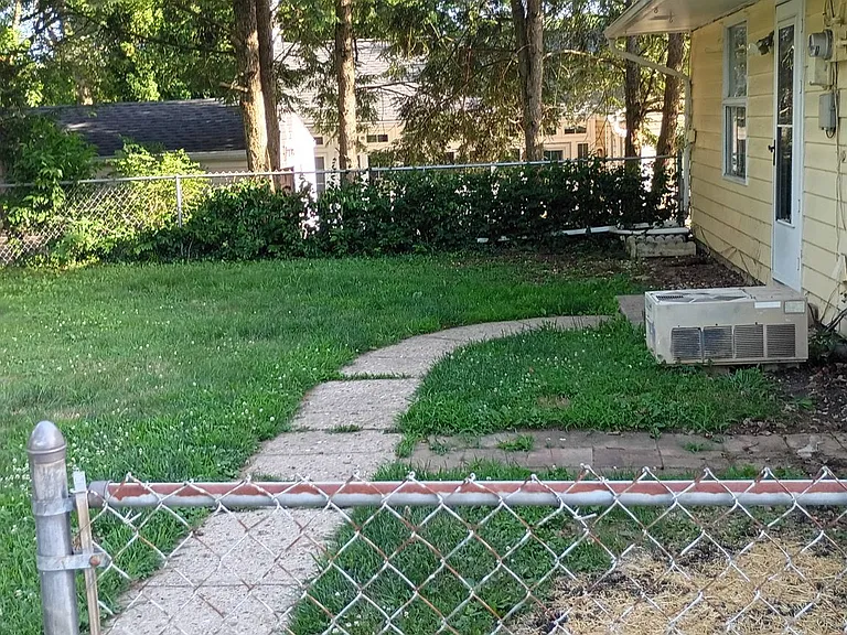 702 Saratoga Ave — Photo 15