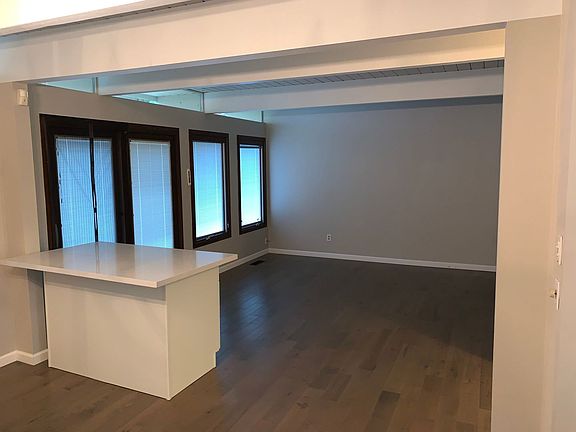 3rd image of 10406 NE 16th Pl