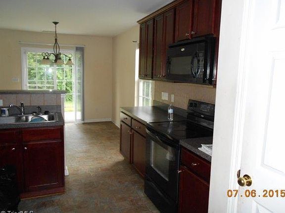 4th image of 373 Water Lily Cir