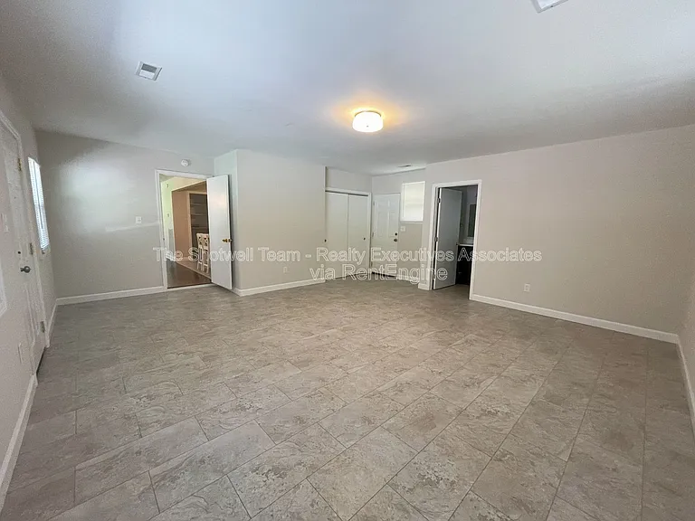 4304 Crosby Dr — Photo 10
