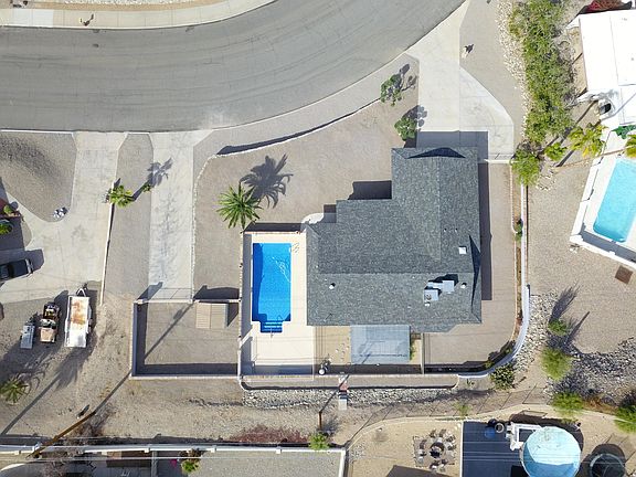 4th image of 2500 Castaway Dr
