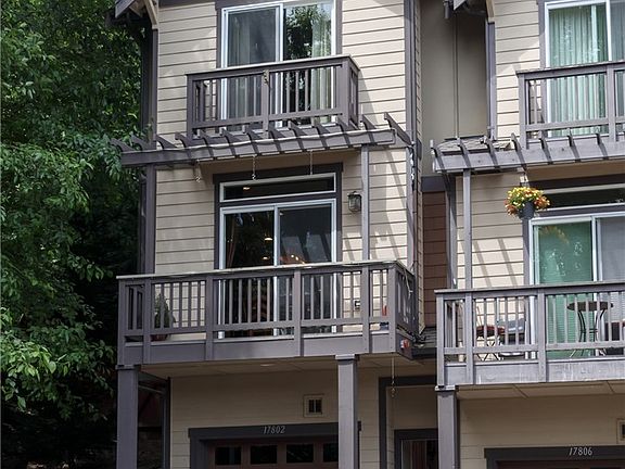2nd image of 17802 NE 95th Ct