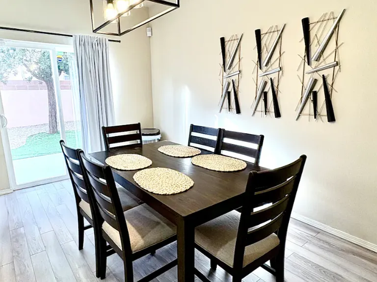 1404 Vista Monte Dr NE — Photo 4