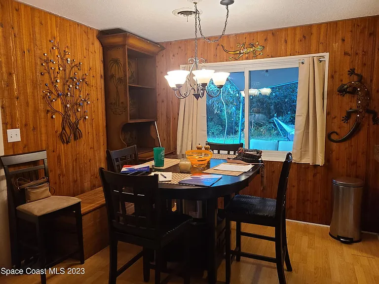 212 Gainey Ln — Photo 4