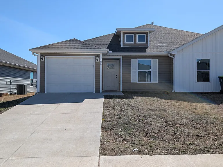 420 Alex Jordan Dr — Photo 3