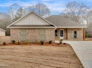 105 Jasmine Cove Dr, Brandon, MS