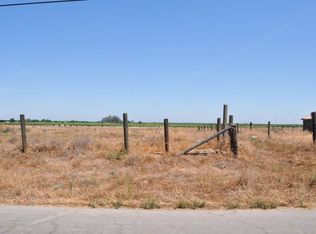 2234 E Cerini Ave, Laton, CA 93242