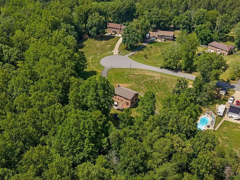 6 Roseville Ct — Photo 49