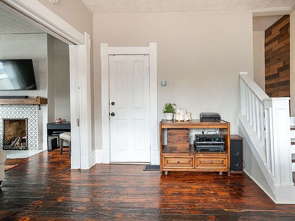 4th image of 554 Elsmere St