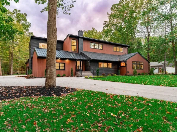 32570 Hiram Trl, Moreland Hills, OH 44022