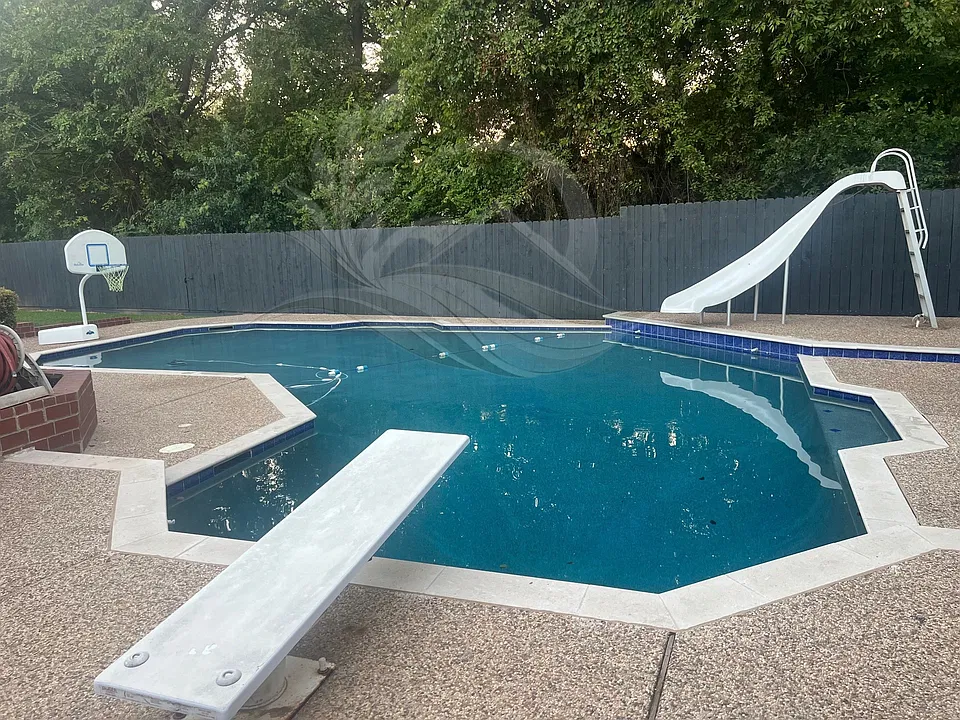 1009 Twin Creek Dr