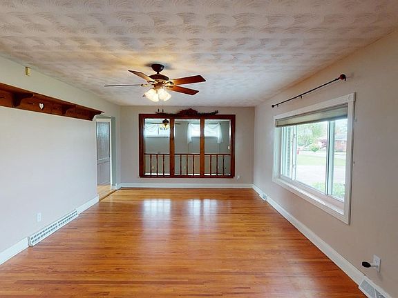 5th image of 44 Josephine Dr