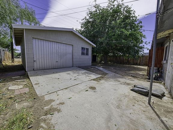 5th image of 1021 W Langley Ave
