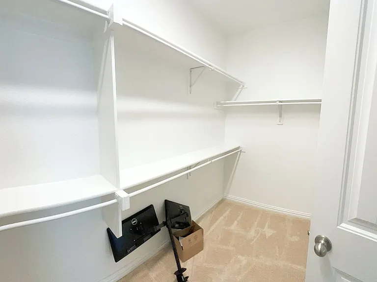 4525 Conrad Ave — Photo 9