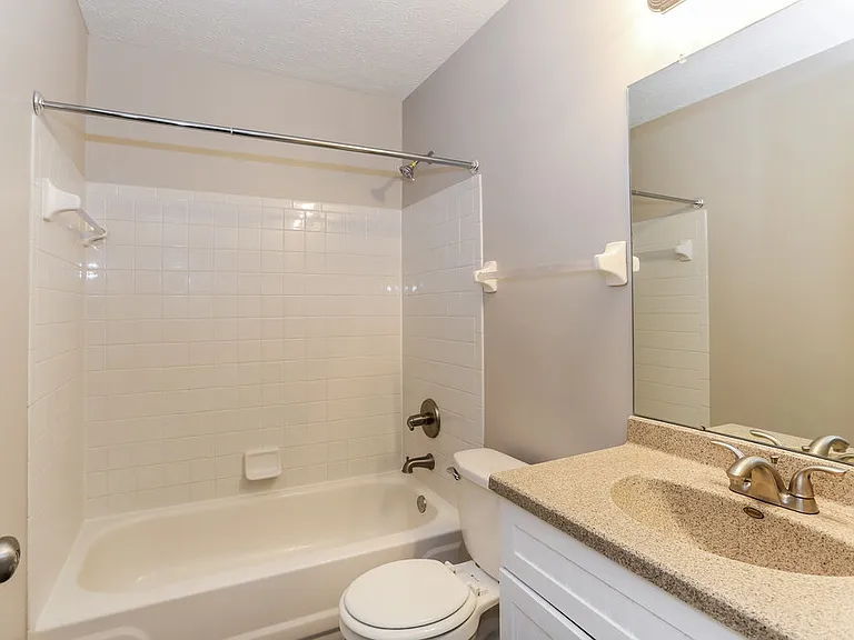 561 Quail Hollow Dr S — Photo 15