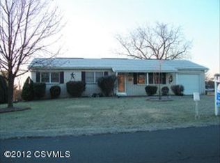 211 Lamplight Ln, Lewisburg, PA 17837