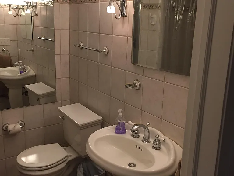 Villa Dr — Photo 17
