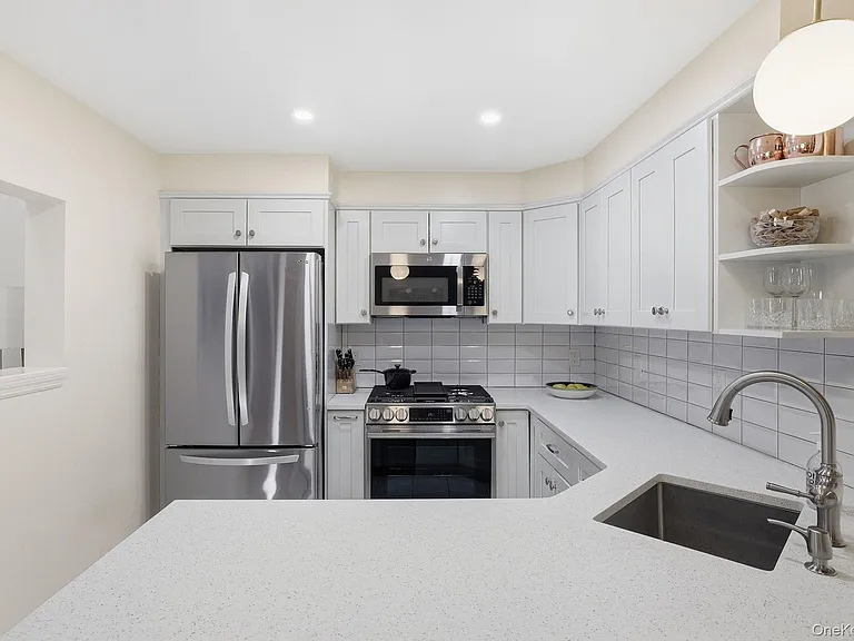 599 Midland Ave #3-5 — Photo 7