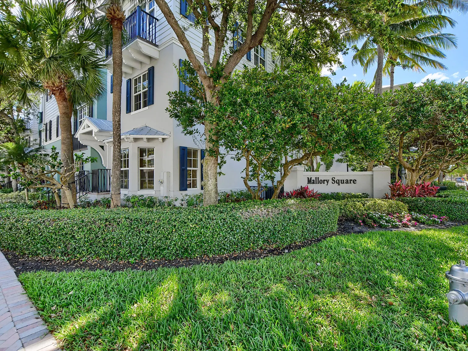 3 bed, 3.5 bath, 2070 sqft, $5,750 — Photo 1